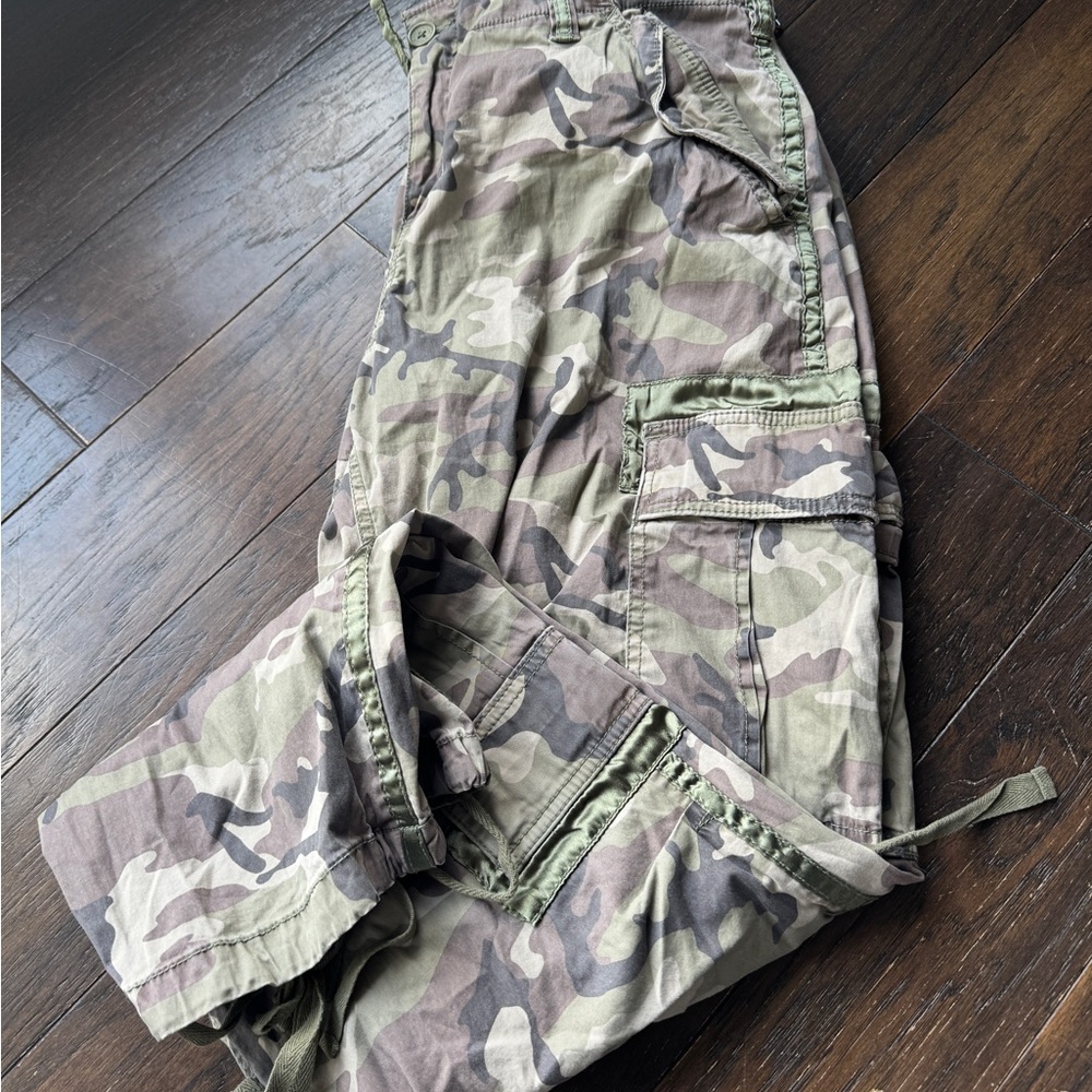 Abercrombie & Fitch Camouflage Cargo Pants